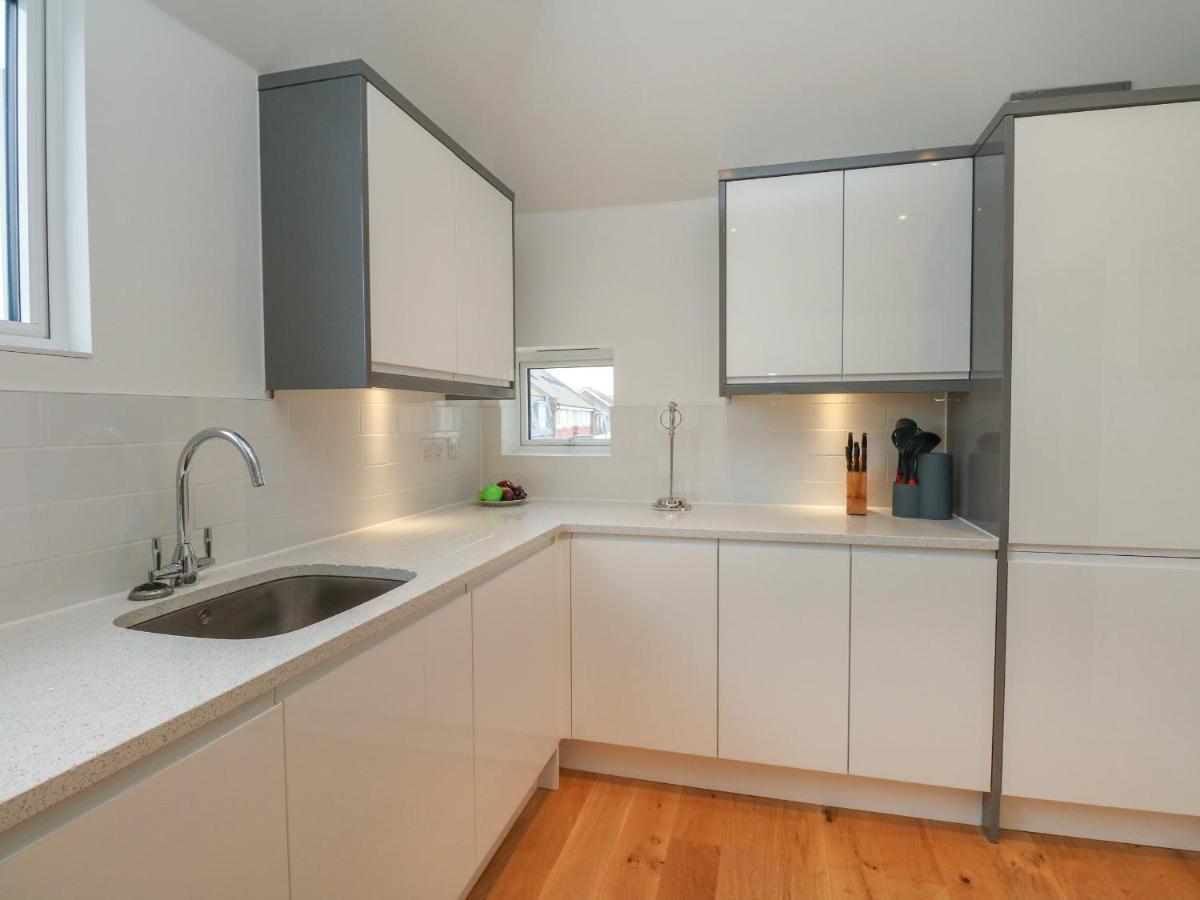 Harbourside Haven Penthouse 1 Apartment Уеймут Екстериор снимка