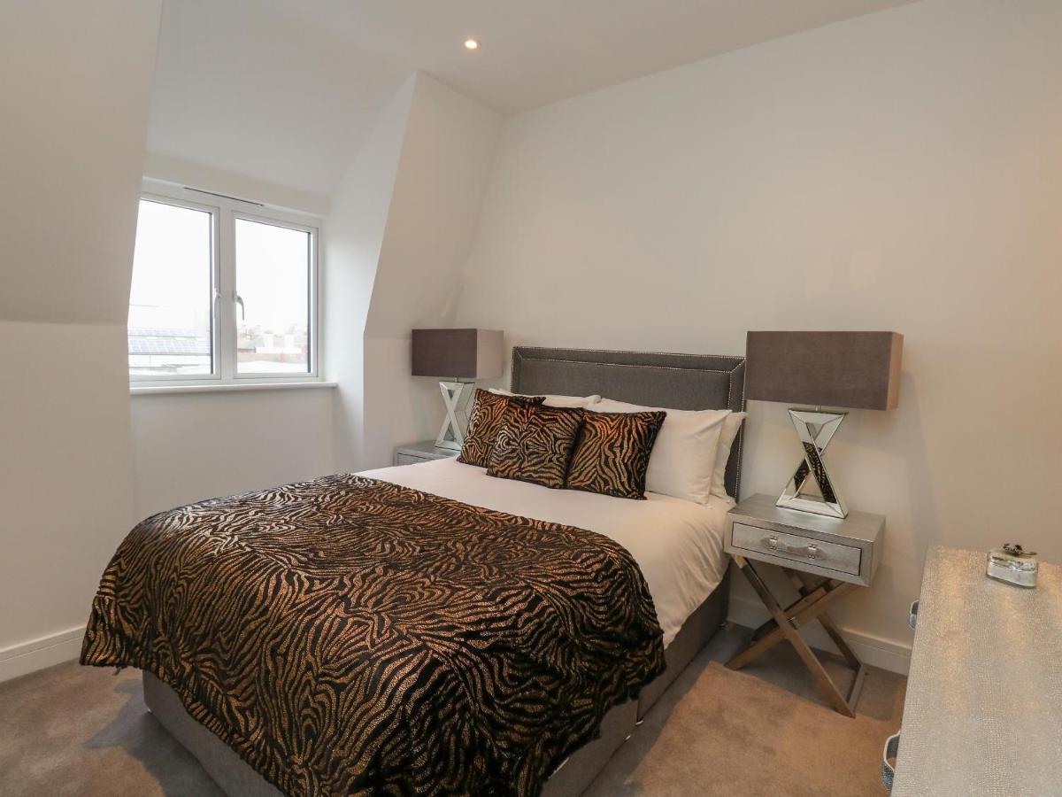 Harbourside Haven Penthouse 1 Apartment Уеймут Екстериор снимка