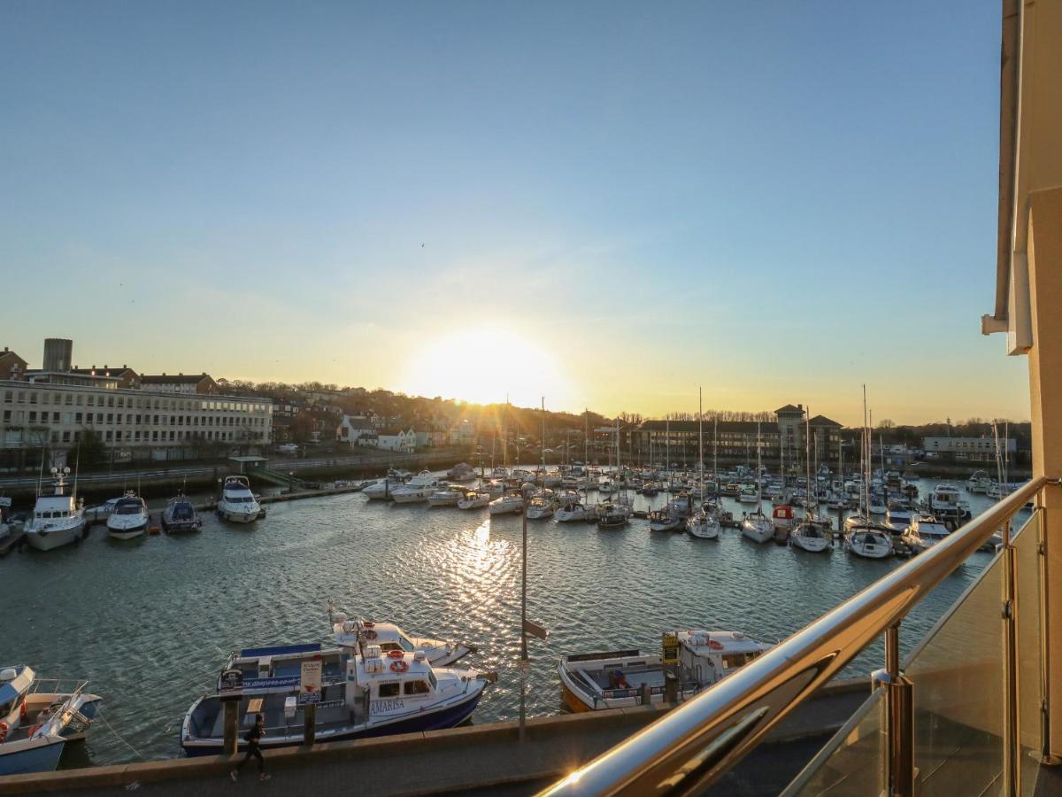 Harbourside Haven Penthouse 1 Apartment Уеймут Екстериор снимка
